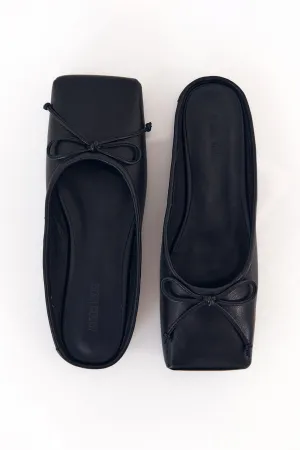 Dissh ALIAS MAE YOLANDA BLACK FLAT