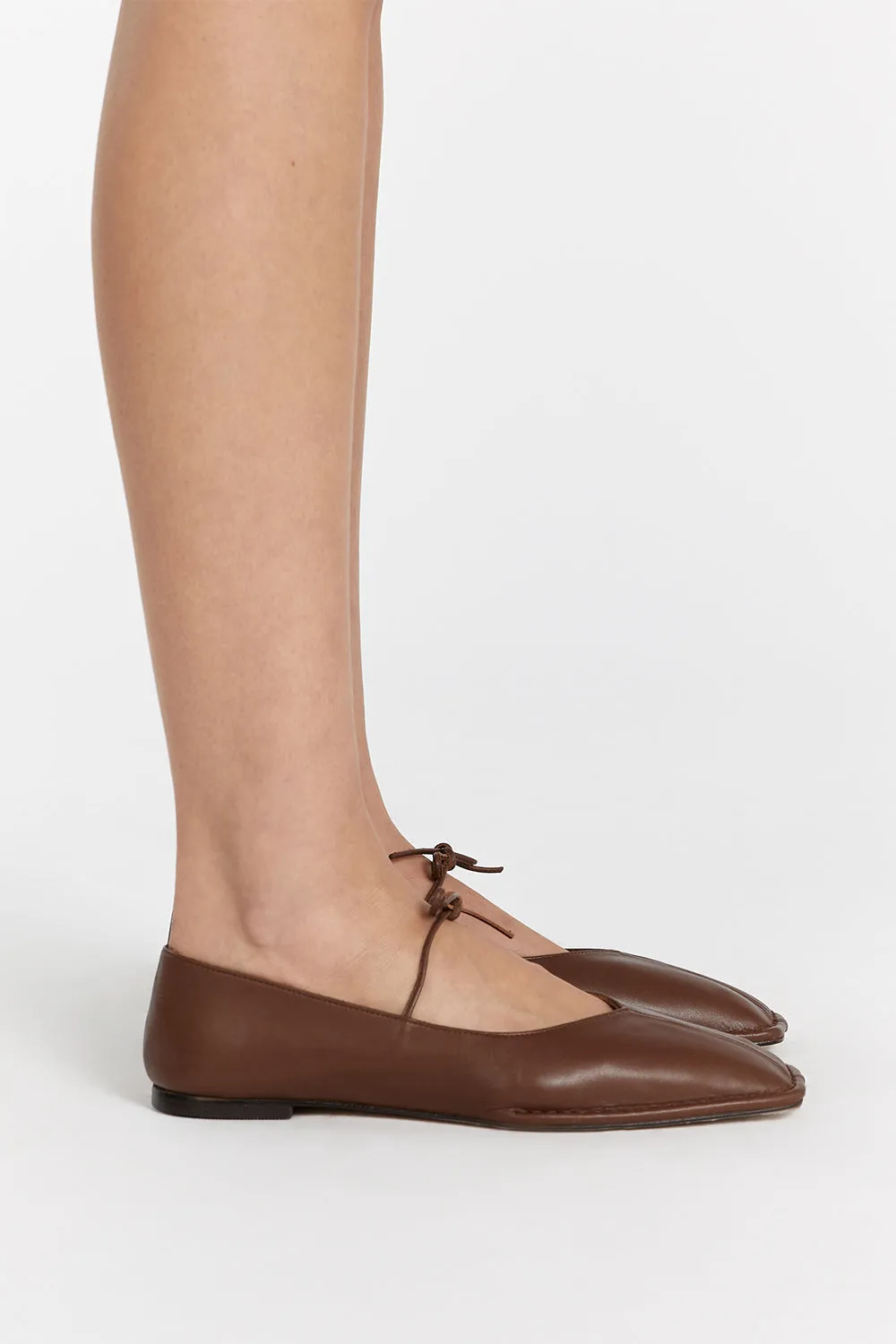 Dissh ALOHAS SWAY CHESTNUT LEATHER FLAT