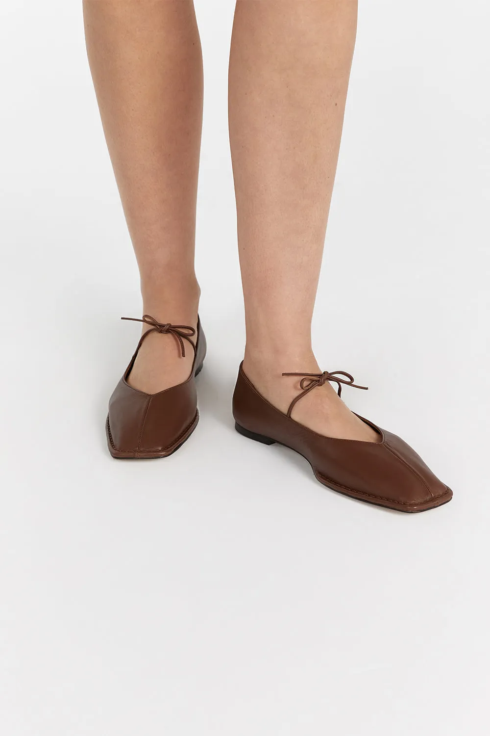 Dissh ALOHAS SWAY CHESTNUT LEATHER FLAT