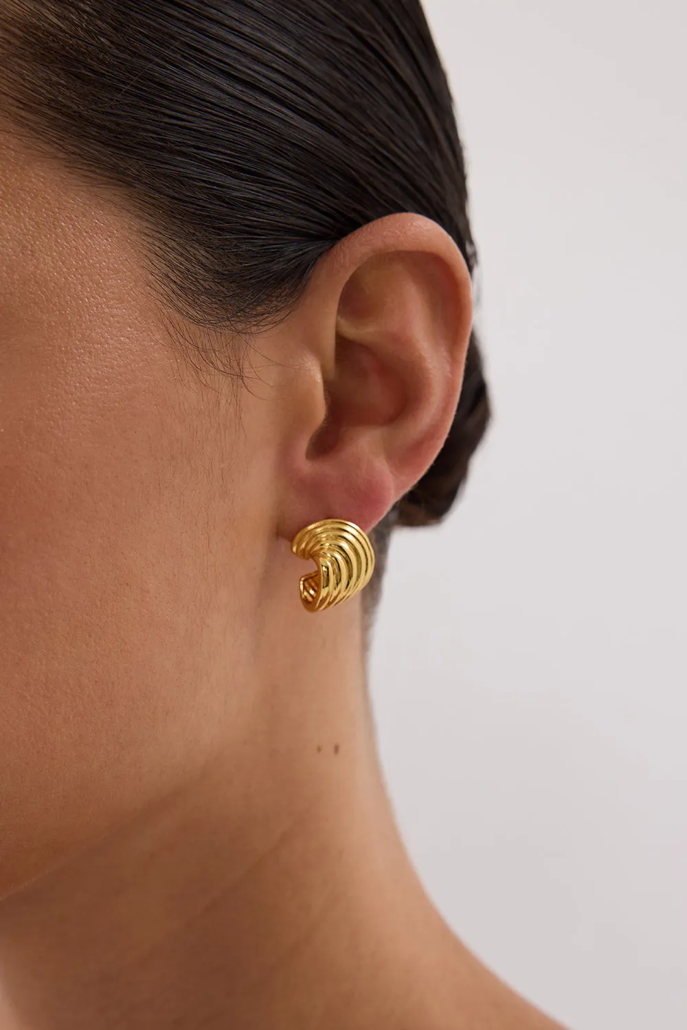 Dissh AMBER SCEATS KONA EARRING GOLD