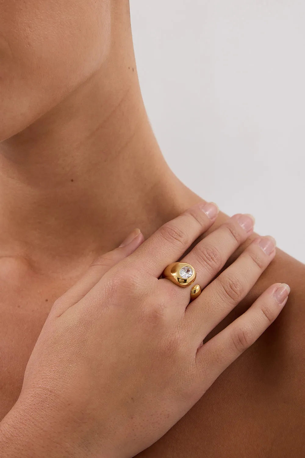 Dissh AMBER SCEATS VESPER RING GOLD
