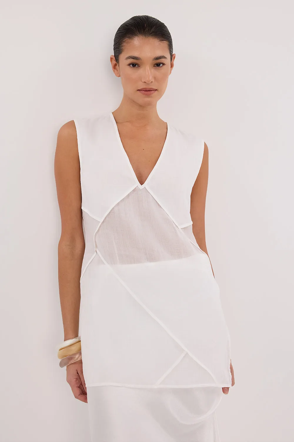 Dissh CARMEL WHITE RAMIE V NECK TOP