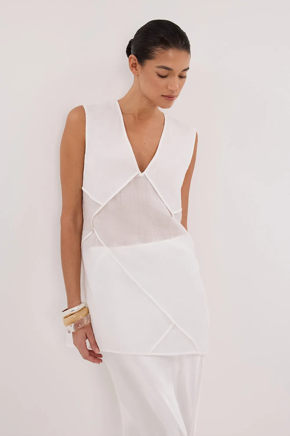 Dissh CARMEL WHITE RAMIE V NECK TOP