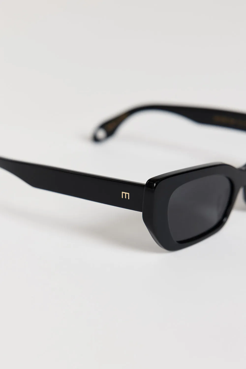 Dissh ELISA JOHNSON COOKIE IN GLOSS BLACK SUNGLASSES