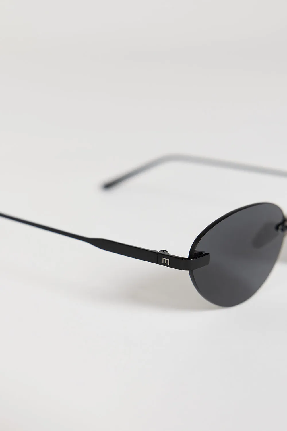 Dissh ELISA JOHNSON TRINITY GLOSS BLACK SUNGLASSES