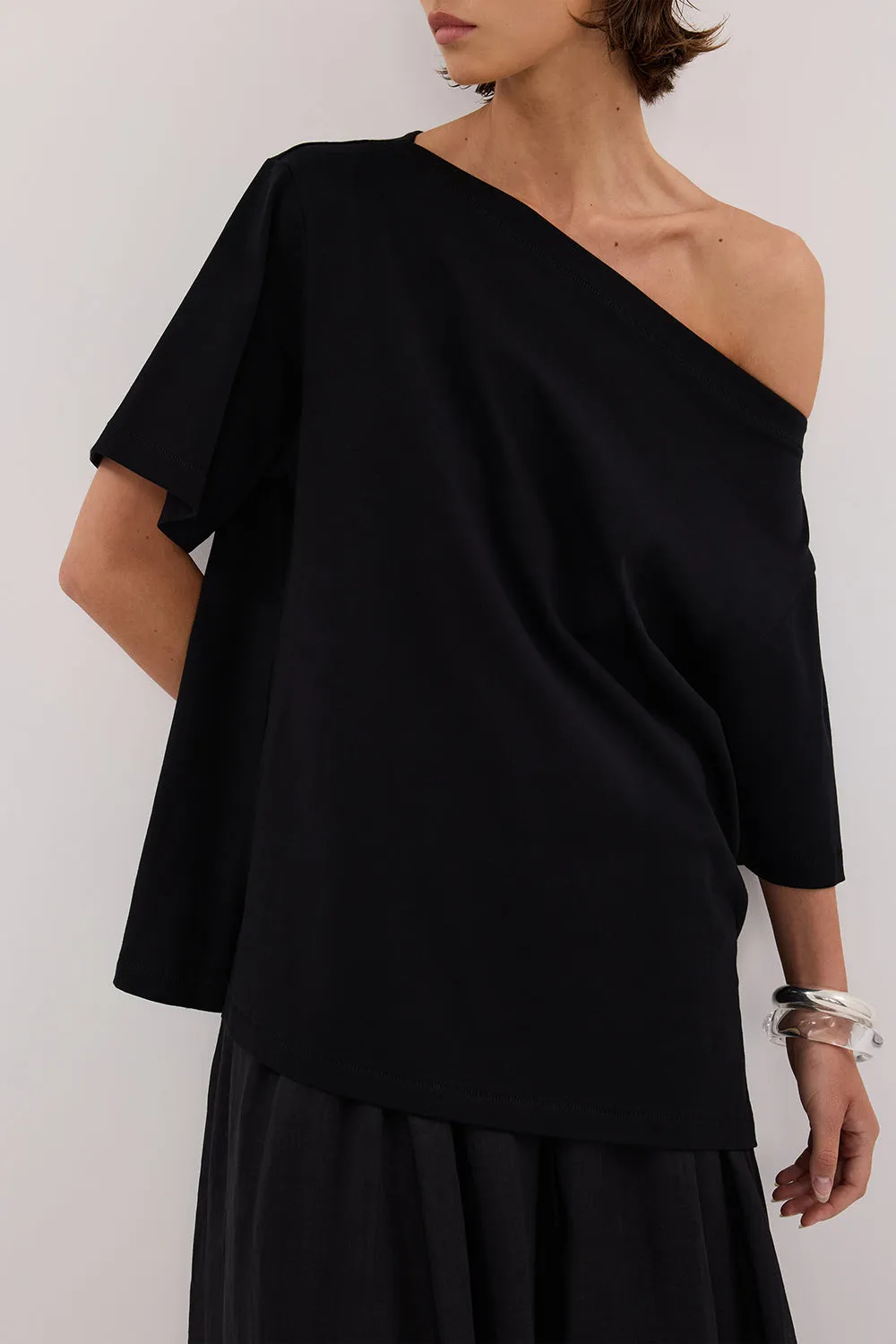 Dissh ESME BLACK ASYM BOAT NECK TEE