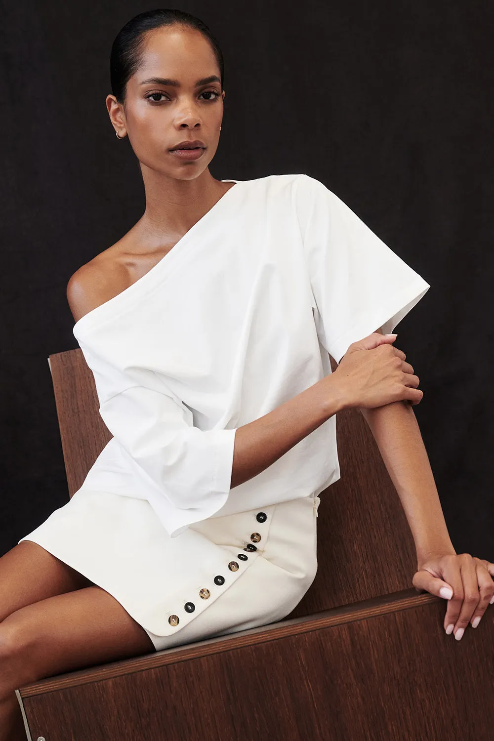 Dissh ESME WHITE ASYM BOAT NECK TEE