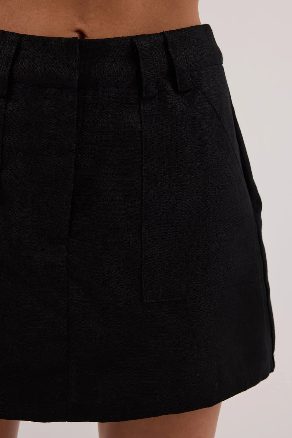 Dissh EVA BLACK LINEN SKORT
