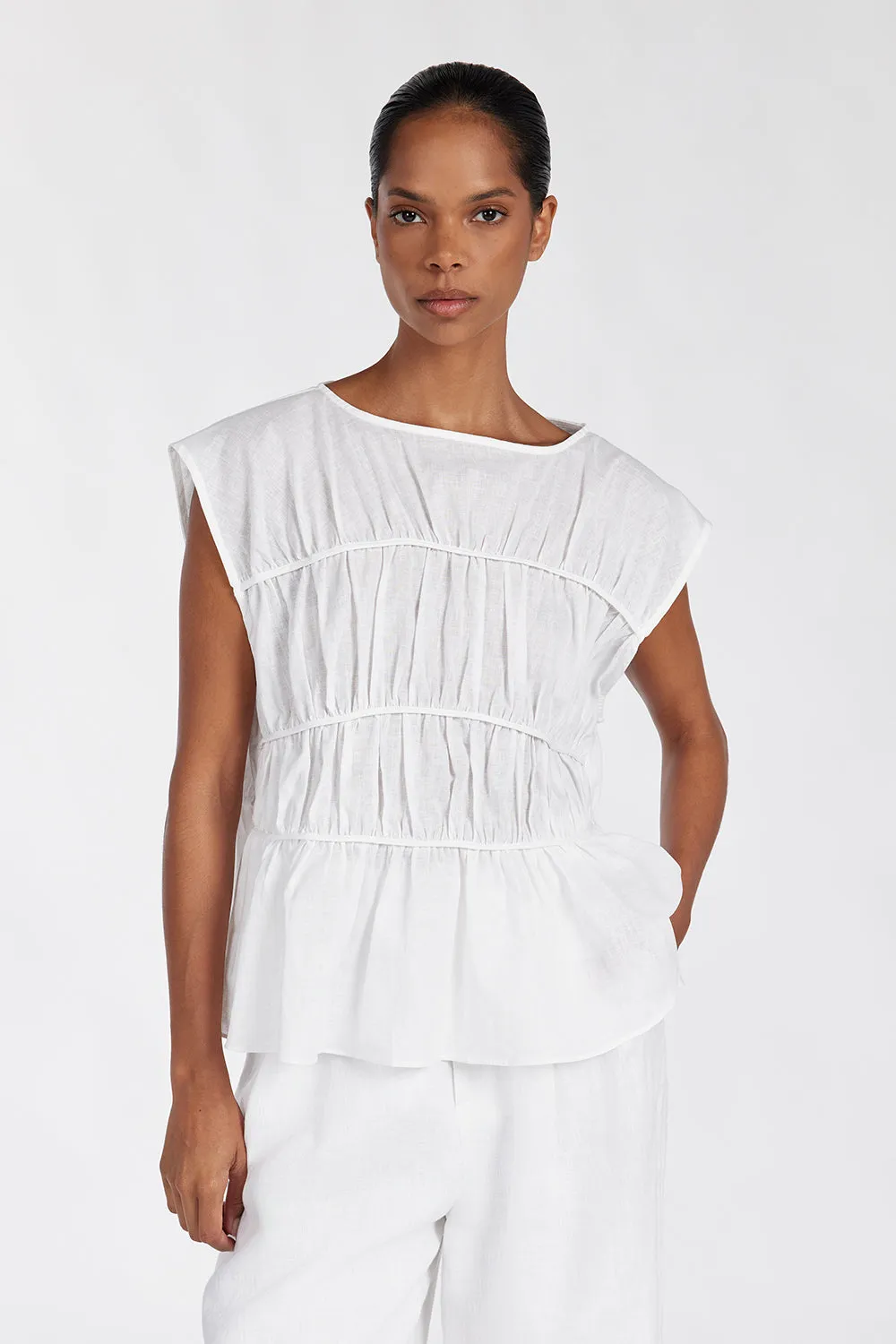 Dissh FLYNN WHITE LINEN BLEND TIERED TOP