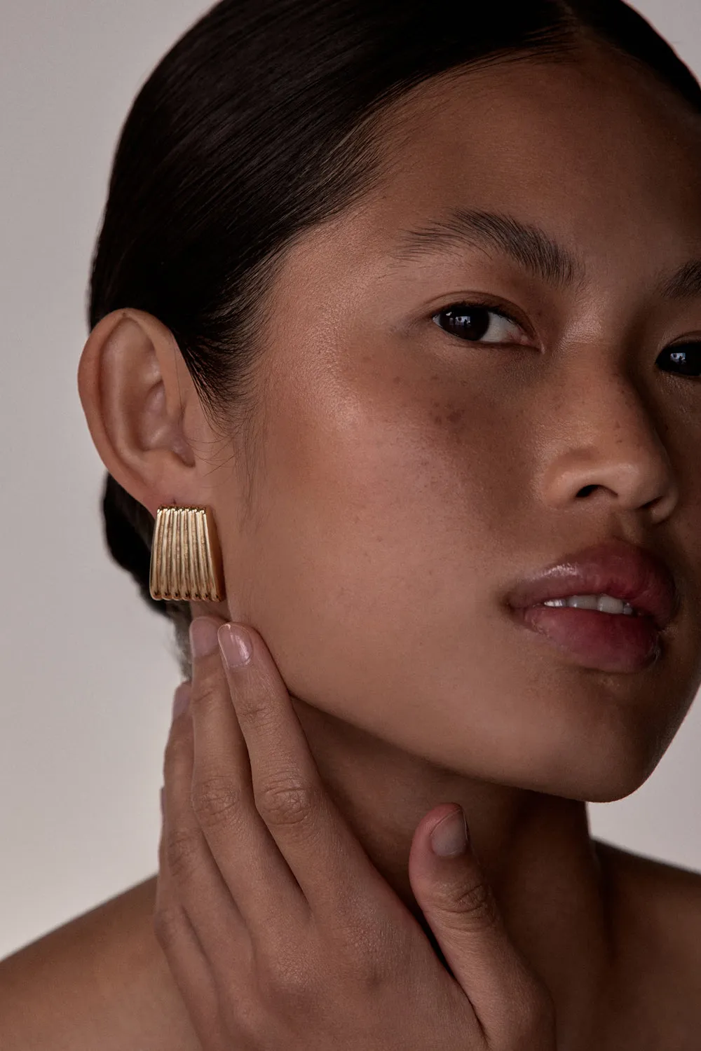 Dissh HEAVEN MAYHEM RIBBED GOLD EARRING