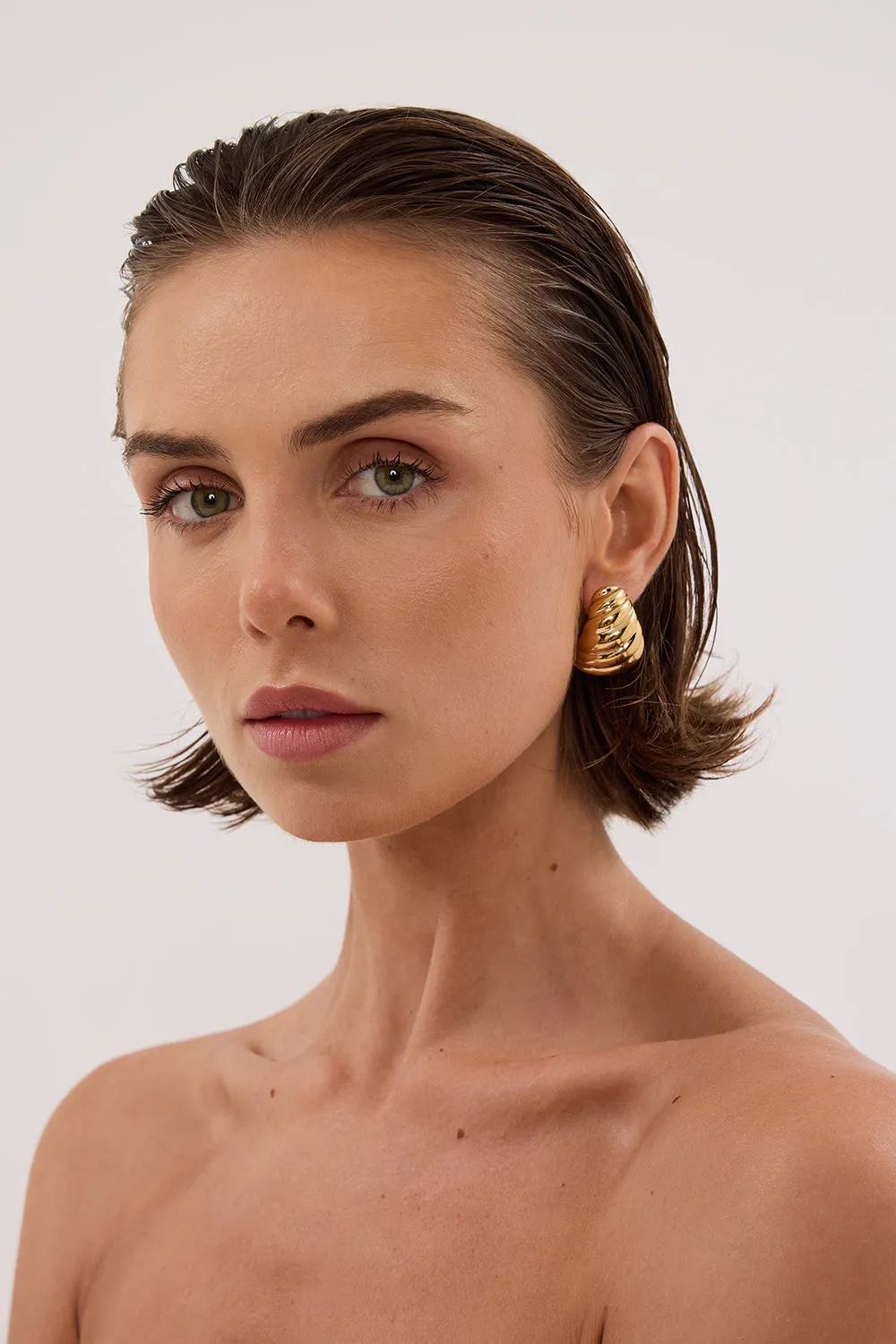 Dissh HEAVEN MAYHEM SHELL EARRING GOLD