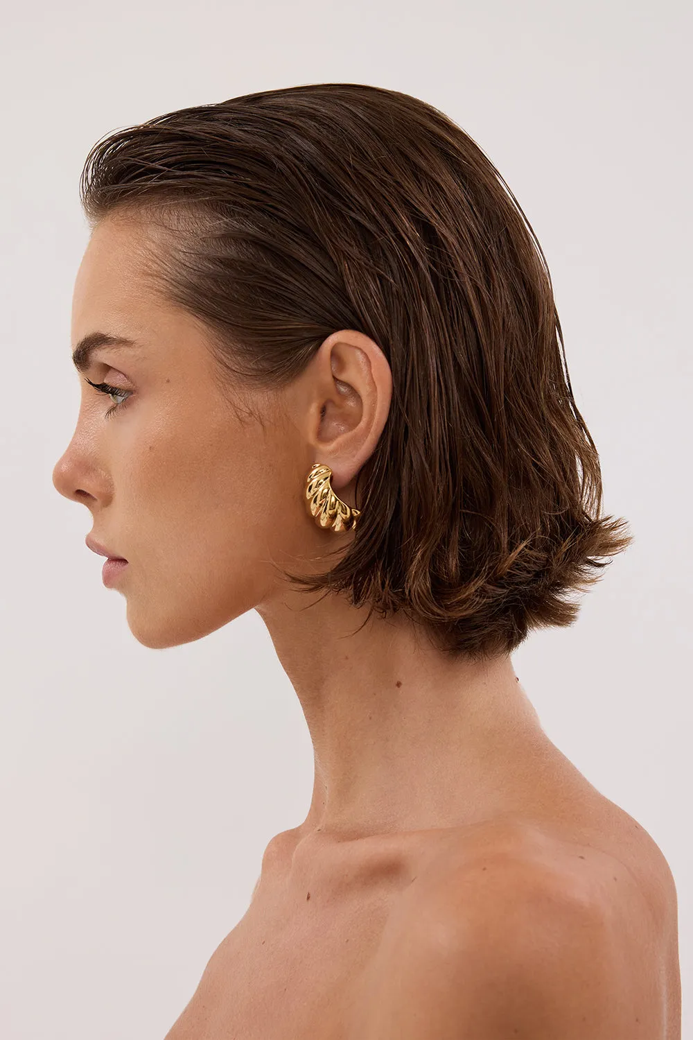 Dissh HEAVEN MAYHEM SHELL EARRING GOLD