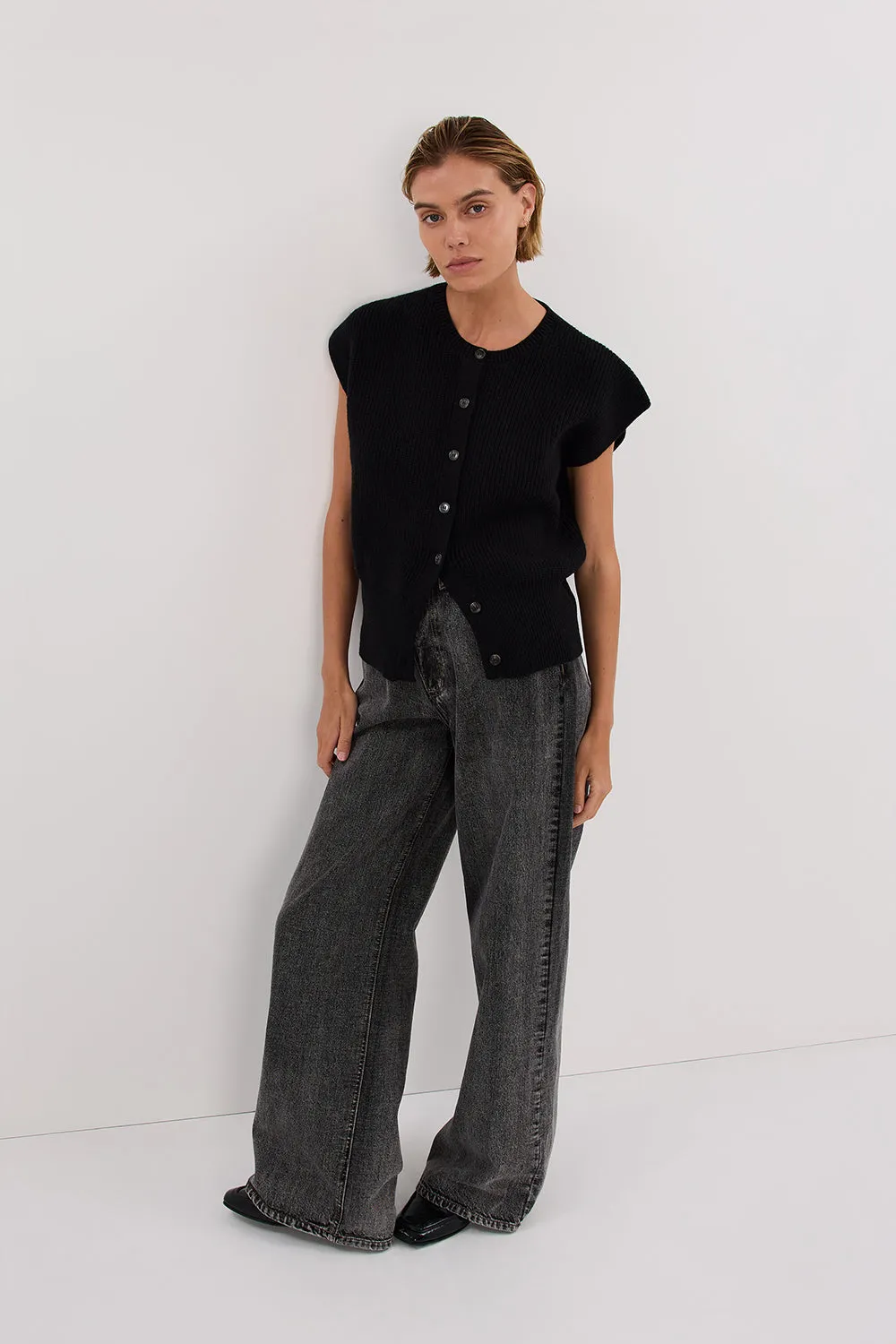 Dissh KATE BLACK KNIT VEST
