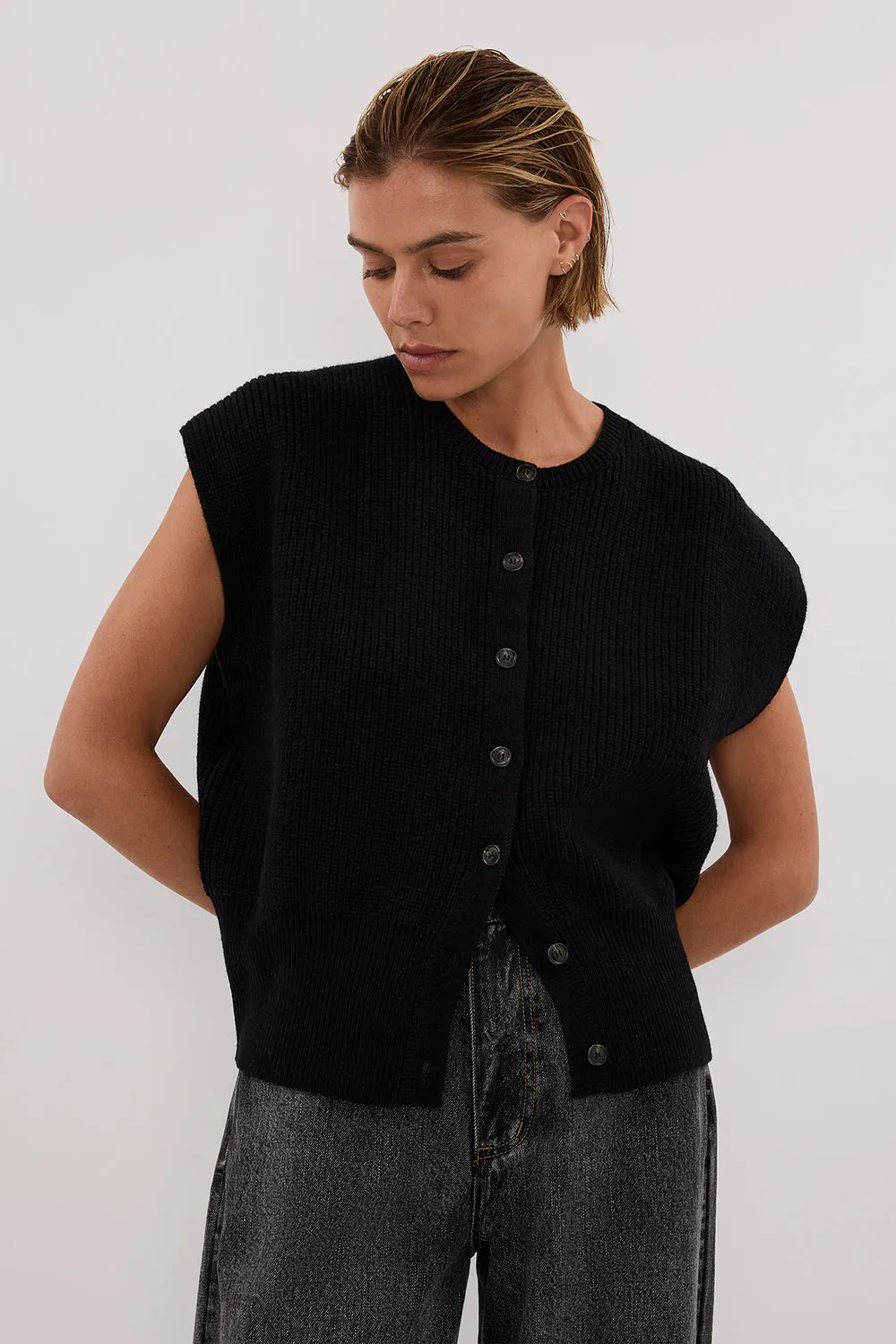 Dissh KATE BLACK KNIT VEST
