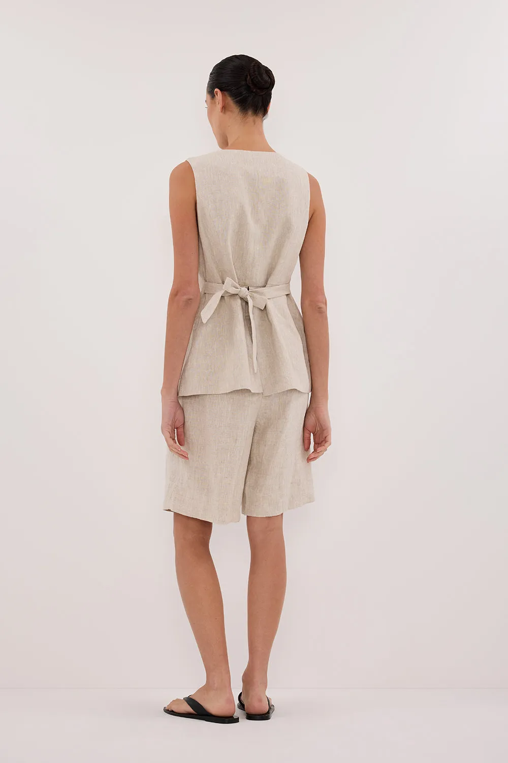 Dissh KAYLA NATURAL LINEN BERMUDA SHORT