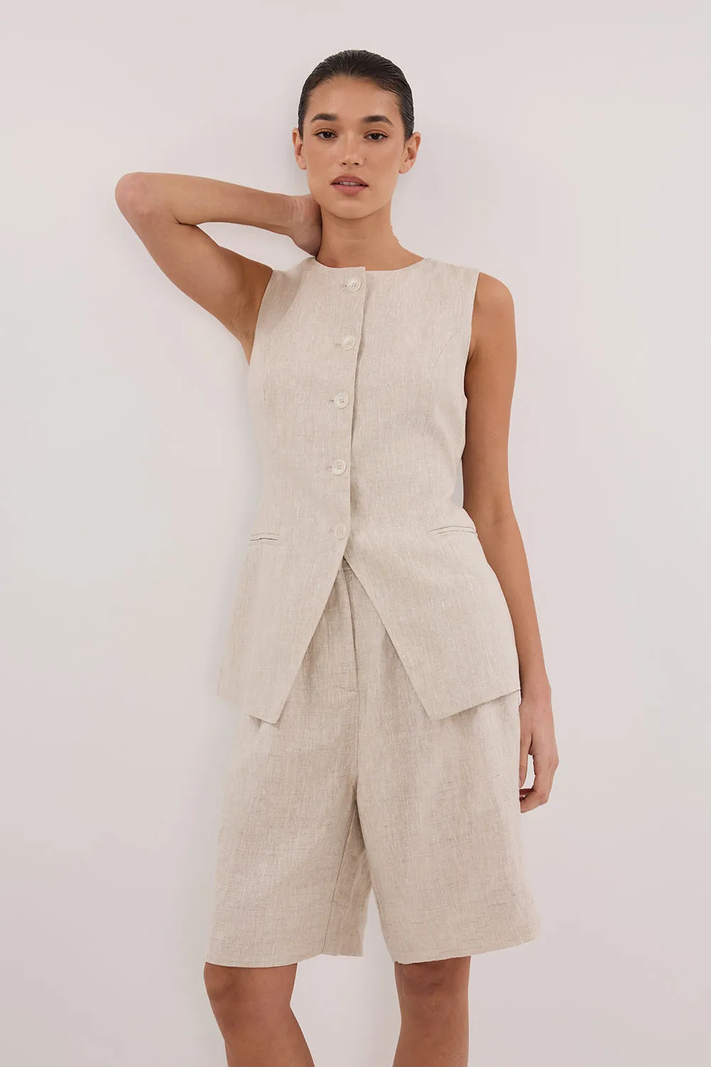 Dissh KAYLA NATURAL LINEN BERMUDA SHORT