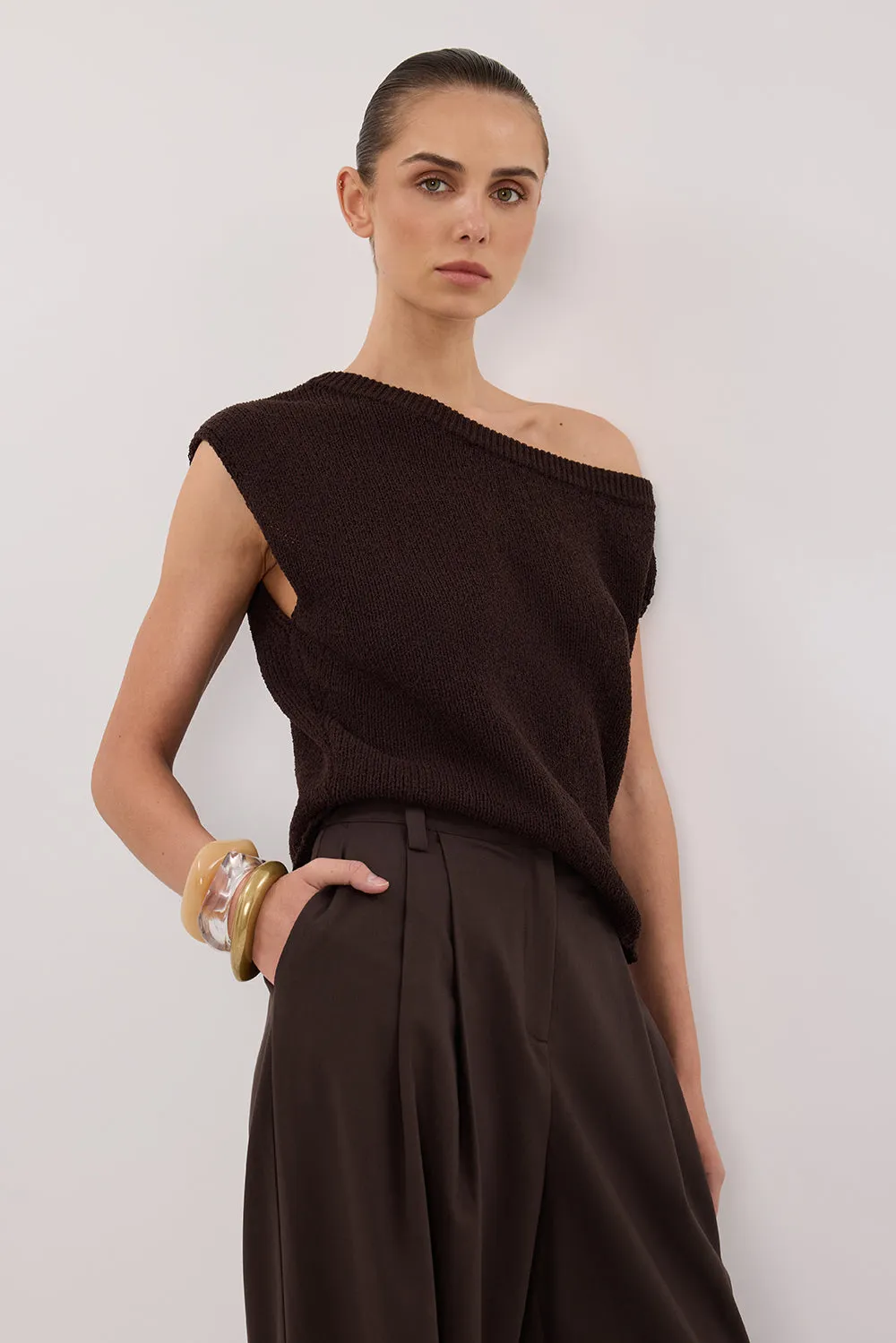Dissh KERRY CHOC ASYM KNIT TOP