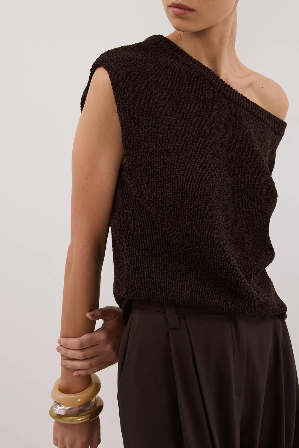 Dissh KERRY CHOC ASYM KNIT TOP