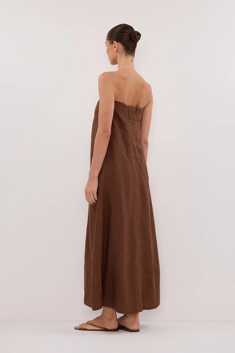 Dissh KINSLEY FONDANT LINEN STRAPLESS MIDI DRESS