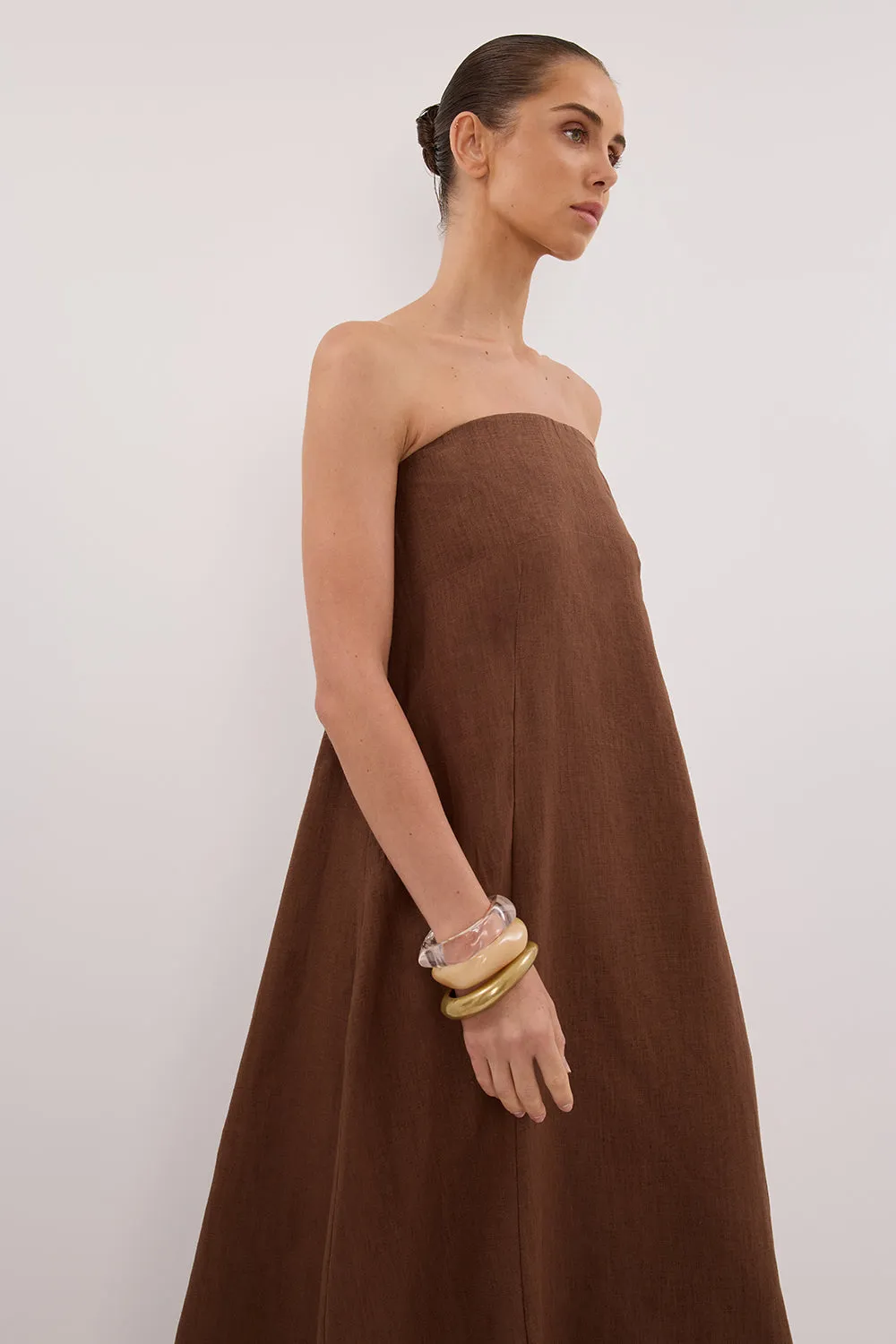 Dissh KINSLEY FONDANT LINEN STRAPLESS MIDI DRESS