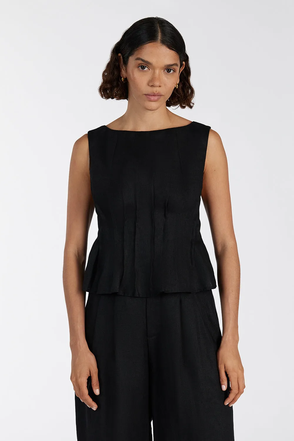 Dissh MANA BLACK PINTUCK TOP
