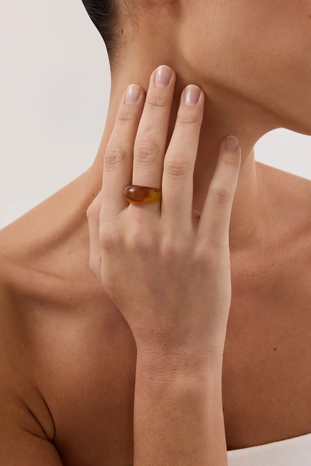 Dissh NOAH THE LABEL BROWN CHUNKY RESIN RING