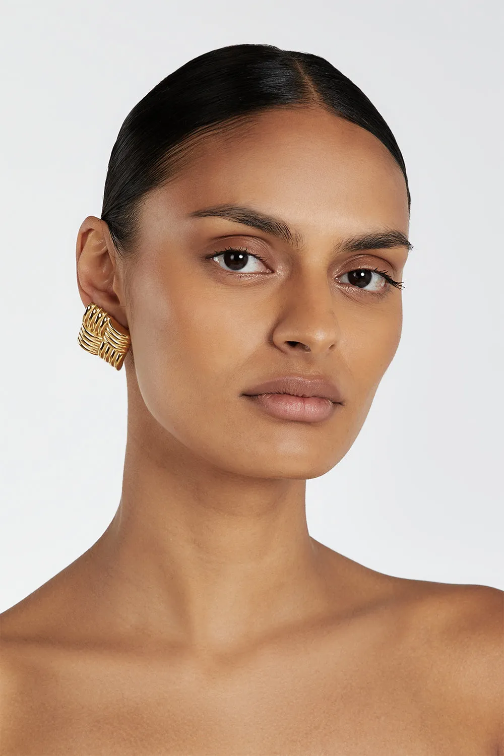 Dissh PORTER CUSHION GOLD EARRINGS