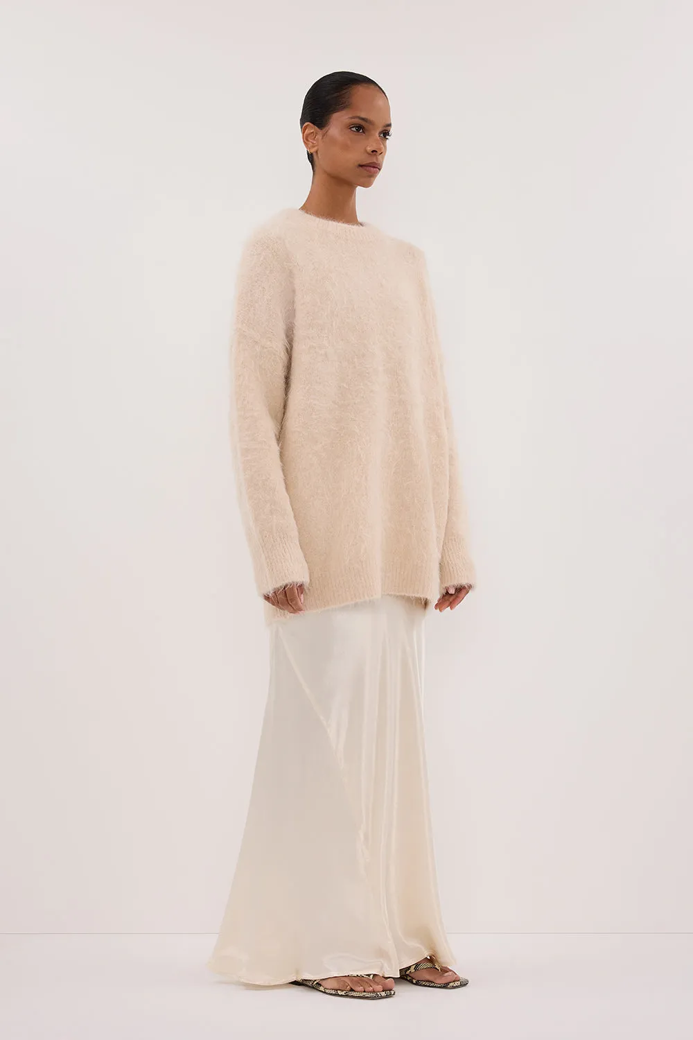 Dissh SALMA CREAM LONGLINE JUMPER