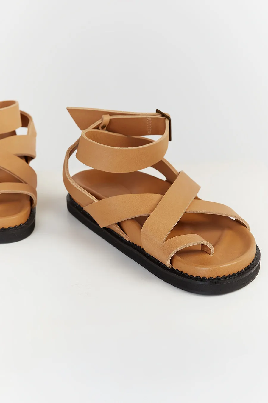 Dissh THE BALI TAILOR LENI TAN SANDAL
